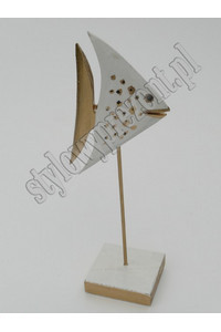 Fish standing cheton white, Sculpture